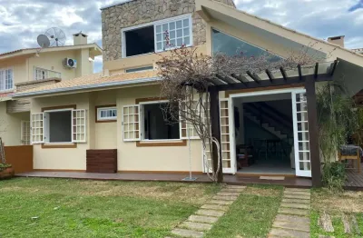 Casa garopaba jardim panorâmico: 3 quartos, perto da praia
