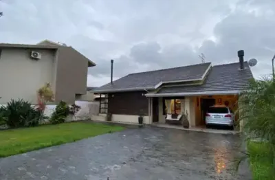 Casa 3 quartos (suíte c/ banheira)| rua sem saída| mobiliada