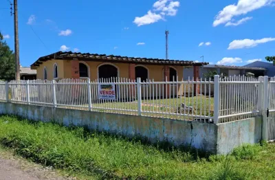 Linda casa no centro de cidreira com 3 dormitórios a 500 metros da concha acústica .(estuda entrada e parcelamento direto)