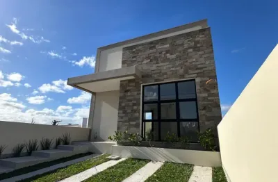 Casa térrea de 96m² com 3 dormitórios e suíte próxima ao lago