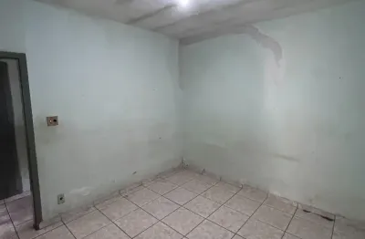 Casa à Venda em ótima Localização, Muito proximo ao Centro da Cidade