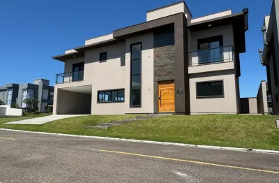 Casa á Venda em Condomínio no Norte da Ilha - Florianópolis / SC