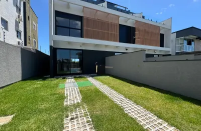 Linda Casa á Venda no norte da Ilha Ingleses Florianópolis SC