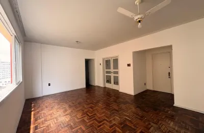 Amplo Apartamento no Centro de Florianópolis – Conforto, Espaço e Localização Privilegiada