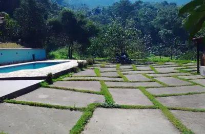 Lindo sítio a venda em duque de caxias-rj. super conectado a natureza.