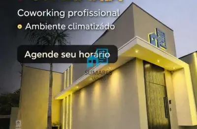 Atenda em uma sala de reunião moderna, confortável e pronta para transmitir profissionalismo desde o primeiro contato no SUMARES COWORKING.