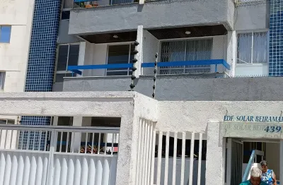 Apartamento espaçoso com 2/4, sendo uma suíte + dep. , costa azul- salvador/ba