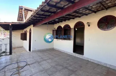 Casa com 3 quartos para alugar na Candelária, Belo Horizonte 