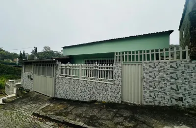 Ótima casa , composta de 03 quartos sendo 01 suite ,armários em dosquartos,sala cozinha com armários,banheiro social,
