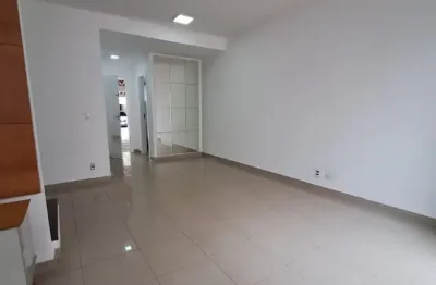 Linda casa de condomínio com 2 suítes no mogilar - ao lado do supermercado alabarce