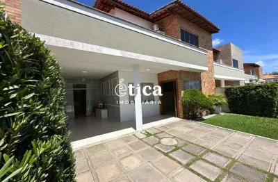 Casa em condomínio fechado, duplex, com 210m² e 4 suítes