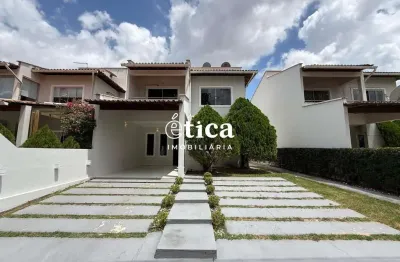 Casa em condominio duplex, 4 quartos sendo 2 suites, 3 vagas de garagens