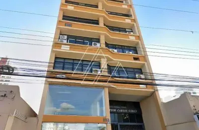 Sala comercial de 53m² no centro de marília — vista para a rua em prédio com alta demanda