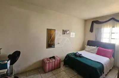 Casa com 2 quartos e cômodos amplos à venda – zona sul, marília/sp