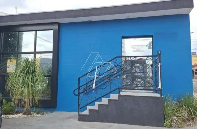 Sala comercial no centro de marília com 4 ambientes e 3 vagas!