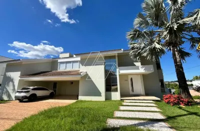 Residência em condomínio fechado, próxima ao bosque