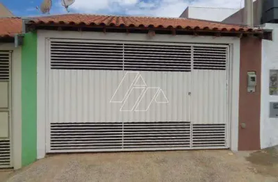 Ótimo imóvel com sala, cozinha, copa, 2 dormitorios, 1 wc social, área de serviço e 2 vagas de garagem.