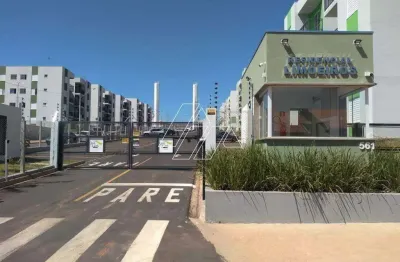 Ótimo imóvel com sala, cozinha, 2 dormitórios, 1 wc social, área de serviço 1 vaga de garagem.