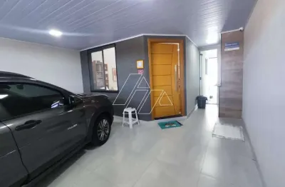 Casa com 3 dormitórios, suíte, ar-condicionado e pé direito duplo à venda