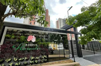 Apartamento com excelente localização no bairro dividido em 02 dormitórios com piso laminado, 01 sala, 01 cozinha, 01 banheiro social.