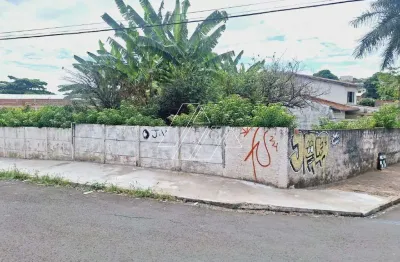 Terreno à venda no São José, Marília 