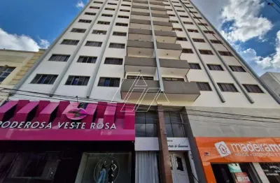 Apartamento com 4 quartos para alugar no Centro, Marília 