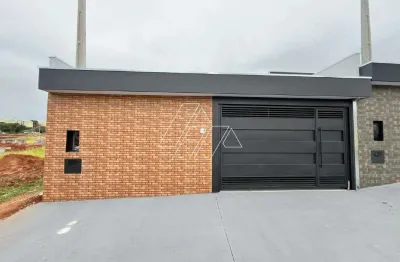 Excelente imóvel com sala, cozinha, 2 dormitórios, 1 wc social, área der serviço e quintal amplo.