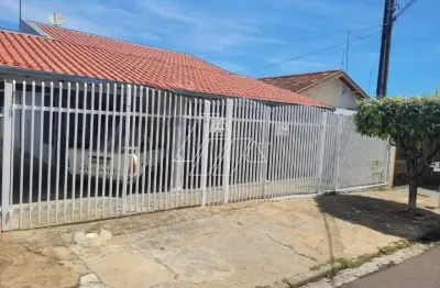 Casa com 3 dormitórios e edícula – excelente localização