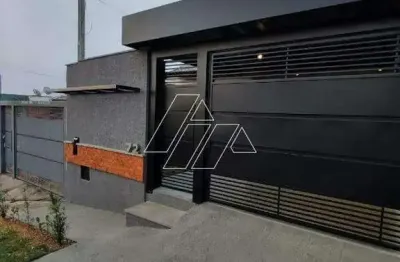 Casa com 2 dormitórios, espaço gourmet e garagem à venda