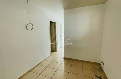 Casa à venda na zona norte de marília com 2 dormitórios e quintal amplo