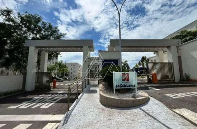 Ótimo imóvel com sala, cozinha, 2 dormitórios, 1 wc social, área de serviço 1 vaga de garagem.
