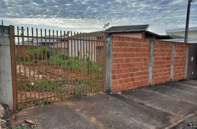 Vende-se excelente terreno no bairro altos do palmital na parte alta, próximo de posto de gasolina, açougue, padarias, farmácias, escolas e muito mais