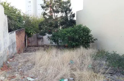 Terreno à venda no Jardim Dirceu, Marília 