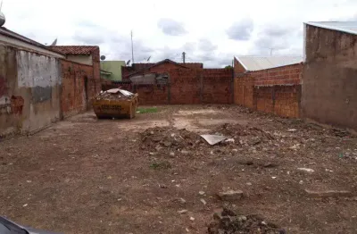 Terreno à venda no César de Almeida, Marília 
