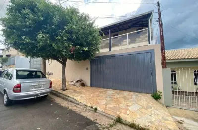 Sobrado com 3 dormitórios à venda, 250 m² por r$ 650.000,00 - jardim américa - marília/sp