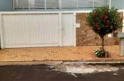 Sobrado à venda, 3 quartos, 1 suíte, 4 vagas, núcleo habitacional juscelino kubitschek - marília/sp