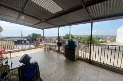 Casa com 2 quartos à venda na Chácara Eliana, Marília 