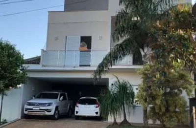 Sobrado com 3 dormitórios à venda, 260 m² por r$ 790.000,00 - centro (lácio) - marília/sp