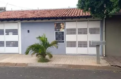 Casa com 3 dormitórios, 140 m² - venda por r$ 330.000,00 ou aluguel por r$ 1.600,00/mês - núcleo habitacional presidente jânio da silva quadros - marília/sp