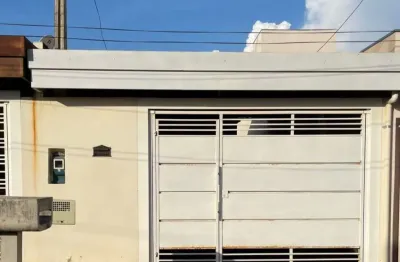 Casa com 2 quartos e quintal amplo no palmital – região norte de marília/sp
