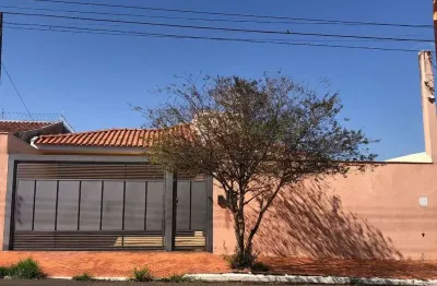 Casa com 3 dormitórios à venda por r$ 650.000,00 - bassan - marília/sp
