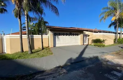 Casa com 4 dormitórios - venda por r$ 1.350.000,00 ou aluguel por r$ 5.680,00/mês - jardim acapulco - marília/sp