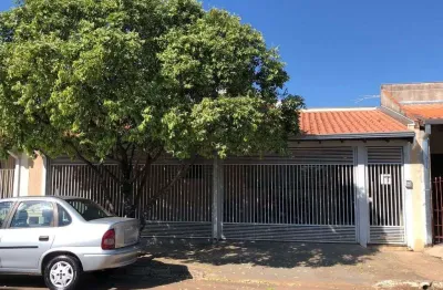 Casa com 3 dormitórios à venda, 202 m² por r$ 375.000,00 - centro (padre nóbrega) - marília/sp