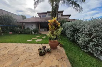 Imóvel estilo casa de campo com 3 dormitórios sendo 1 suíte com piscina