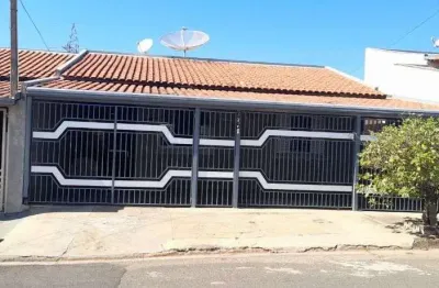 Vende-se imóvel residencial com terreno inteiro na zona norte de marília próximo da pizzaria castelli.