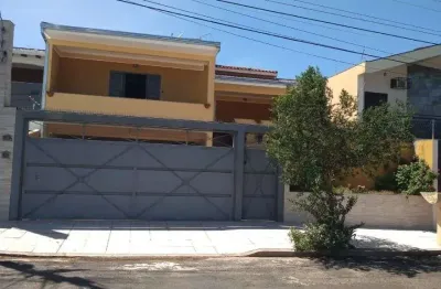 Casa com 4 dormitórios à venda, 220 m² por r$ 690.000,00 - jardim maria martha - marília/sp