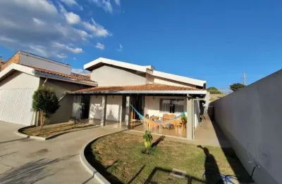 Casa com 3 dormitórios, 300 m² - venda por r$ 1.650.000,00 ou aluguel por r$ 8.842,49/mês - jardim colibri - marília/sp