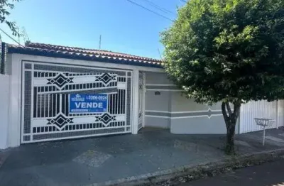 Casa com 3 dormitórios, 200 m² - venda por r$ 490.000,00 ou aluguel por r$ 2.506,00/mês - professor josé augusto da silva ribeiro - marília/sp