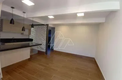 Apartamento com 55m², 2 dormitórios e garagem coberta, para locação no jardim maria izabel – marília/sp.