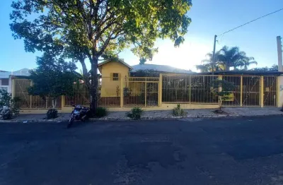 Casa com 4 quartos para alugar no Centro (Lácio), Marília 